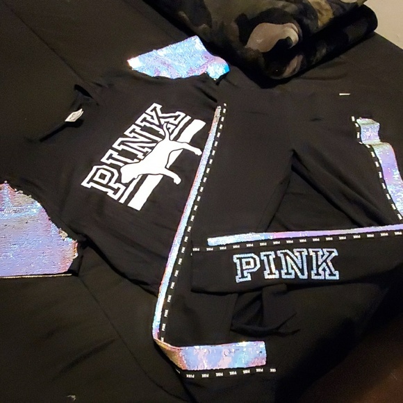 VS Pink - Picture 4 of 4